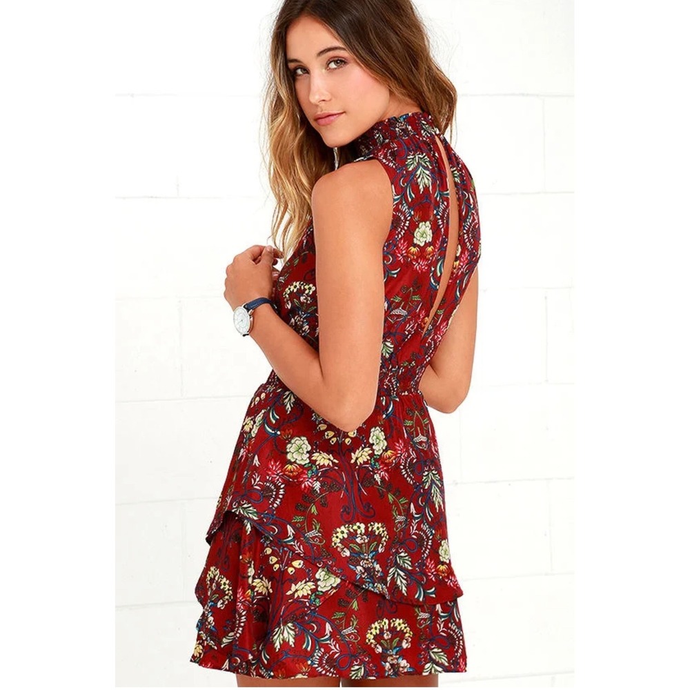 Moon River Calla Burgundy Floral Print Smocked Tiered Mini Dress MR1817 Medium - Picture 3 of 11